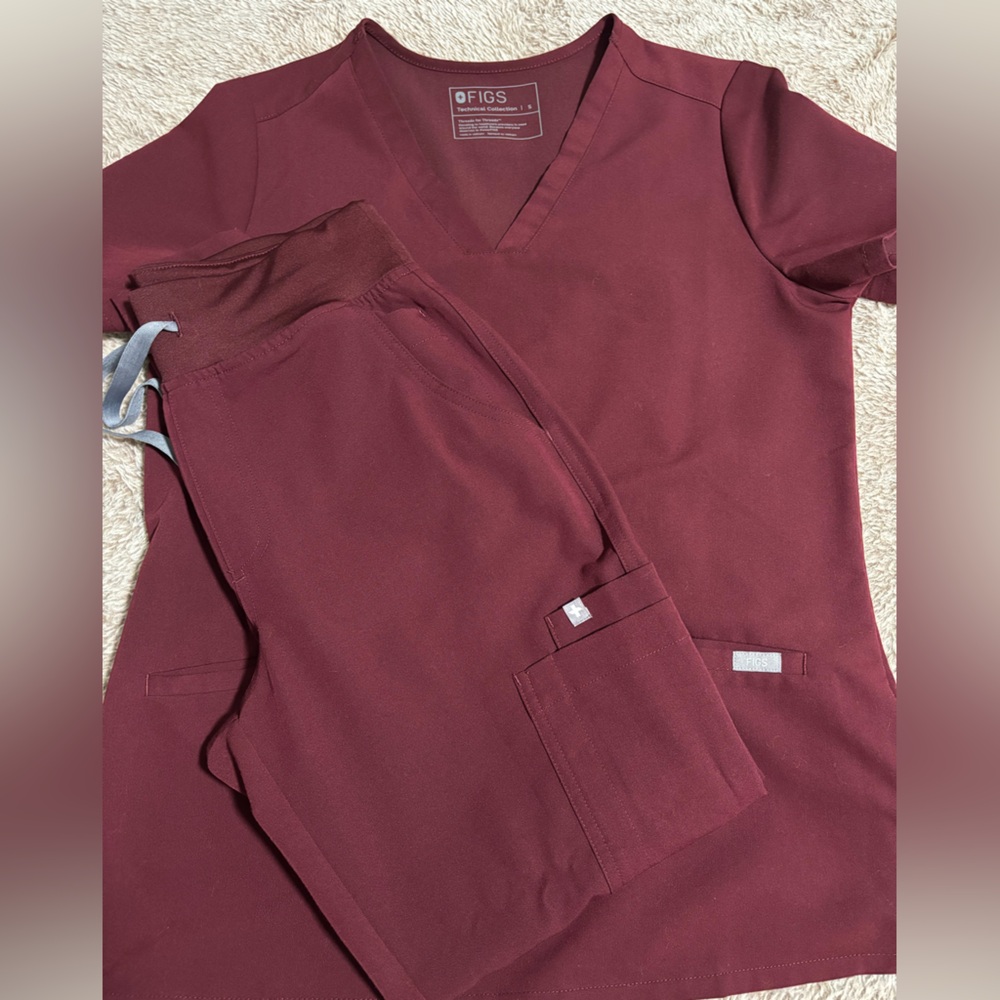 FIGS scrubs S petite